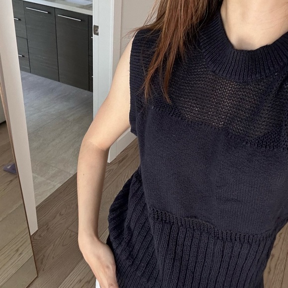 Cos navy sweater vest - Picture 2 of 5